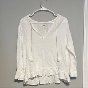 Women's White Ruffled Top